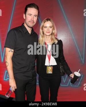 Der amerikanische Filmregisseur und Schauspieler Zach Cregger nimmt an der Premiere von „Barbarian“ beim Arrow FrightFest Teil, das am Cineworld Leicester Square in London stattfindet. Er wa Stockfoto