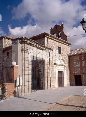 EXTERIEUR- FACHADA DEL CONVENTO CHICO FUNDADO EN 1596 JUNTO AL COLEGIO PUBLICO DUQUE DE ALBA. LAGE: CONVENTO DE LAS CARMELITAS DESCALZAS. LOECHES. MADRID. SPANIEN. Stockfoto