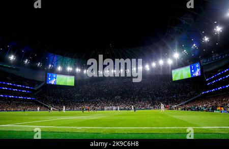 Eine allgemeine Spielansicht während des Spiels der UEFA Champions League der Gruppe D im Tottenham Hotspur Stadium, London. Bilddatum: Mittwoch, 26. Oktober 2022. Stockfoto