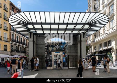 Madrid, Spanien - 17. September 2022: Metrostation Gran Via Stockfoto