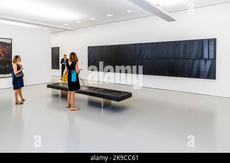 Werke des Künstlers Pierre Soulages im Fabre Museum in Montpellier, Frankreich Stockfoto