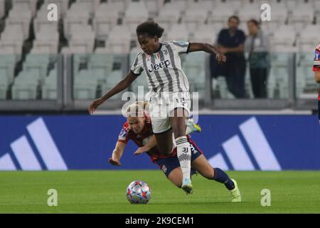 Turin, Italien. 27. Oktober 2022. Lineth Beerensteyn (Juventus Women) und während Juventus Women vs Olympique Lyonnais, UEFA Champions League Women Football match in Turin, Italien, Oktober 27 2022 Kredit: Unabhängige Fotoagentur/Alamy Live Nachrichten Stockfoto