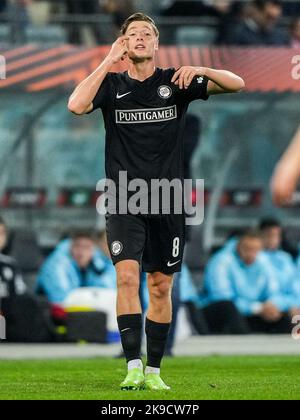 Graz - Alexander Prass von Strum Graz während des Spiels zwischen SK Sturm Graz gegen Feyenoord im Stadion Graz-Liebenau am 27. Oktober 2022 in Graz, Österreich. (Box to Box Pictures/Tom Bode) Credit: Box to Box pictures/Alamy Live News Stockfoto