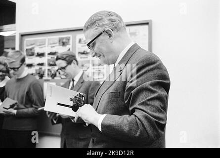 Generaldirektor der Staatsbahnen, SJ, Erik Upmark im Eisenbahnmuseum. Stockfoto