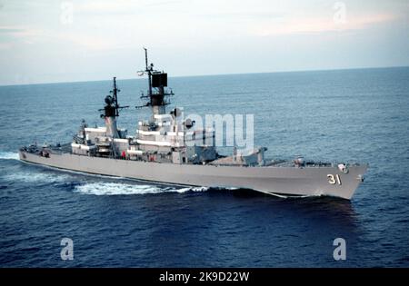 USS Sterett (CG 31) USS Sterett CG-31 USS Sterett (DLG/CG-31) Belknap-Klasse Zerstörer Führer / Kreuzer. Stockfoto