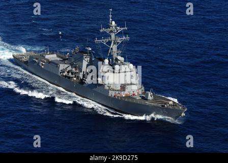 Der Lenkraketen-Zerstörer USS Nitze (DDG 94) U.S. Navy Stockfoto