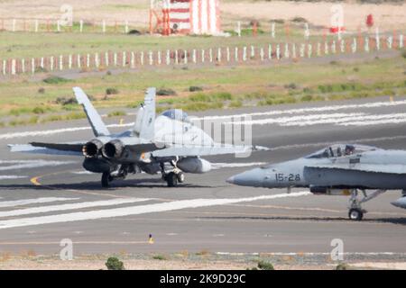 Die Hornets der spanischen Luftwaffe bereiten sich auf den Start während der SIRIO 22-Übung vor. Stockfoto