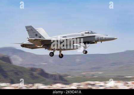 Die Hornets der spanischen Luftwaffe landen während der SIRIO 22-Übung auf dem Luftwaffenstützpunkt Gando. Stockfoto