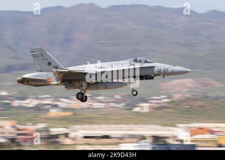 Die Hornets der spanischen Luftwaffe landen während der SIRIO 22-Übung auf dem Luftwaffenstützpunkt Gando. Stockfoto