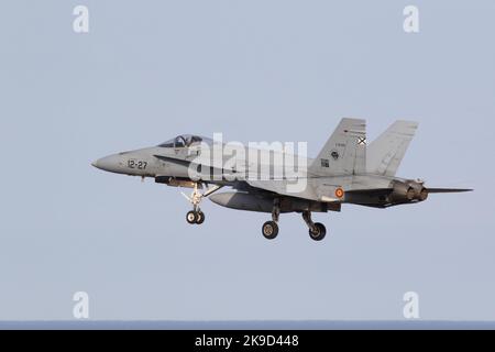 Die Hornets der spanischen Luftwaffe landen während der SIRIO 22-Übung auf dem Luftwaffenstützpunkt Gando. Stockfoto