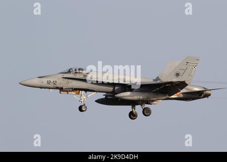 Die Hornets der spanischen Luftwaffe landen während der SIRIO 22-Übung auf dem Luftwaffenstützpunkt Gando. Stockfoto