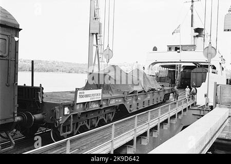 Die Staatsbahnen, SJ SDU 100406. Die Zugfähre S/S starke, Trelleborg in Värtahamnen. Die Fähre wurde 1931 von den Deutschen Werken, Kiel, gebaut und an die Staatsbahnen, SJ, Malmö, geliefert. Hat vor allem den Trelleborg - Sassnitz-Trail betrieben. Eingefügt 1967 auf der neuen Fährenstrecke zwischen Värtahamnen in Stockholm und Naantali bei Turku Stockfoto