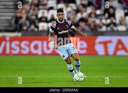 London, Großbritannien. 27. Oktober 2022. Emerson (West Ham) während des West Ham gegen Silkeborg IF-Spiel der UEFA Europa Conference League im London Stadium Stratford. Quelle: MARTIN DALTON/Alamy Live News Stockfoto
