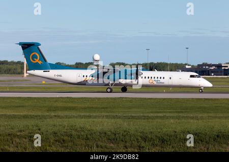 Montreal, Kanada. 23.. Mai 2022. Ein Hydro-Québec Bombardier Dash 8-400 verlässt den internationalen Flughafen Montreal Pierre Elliott Trudeau. Hydro-Québec ist ein öffentliches Versorgungsunternehmen, das die Erzeugung, Übertragung und Verteilung von Elektrizität in der kanadischen Provinz Quebec verwaltet. (Foto: Fabrizio Gandolfo/SOPA Images/Sipa USA) Quelle: SIPA USA/Alamy Live News Stockfoto