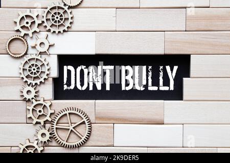 Nicht Geh weg. Nachricht, Zitat, fehlendes Konzept Stockfoto