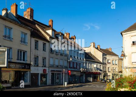 Sommerstraßen der Montmirail Altstadt, Frankreich Stockfoto