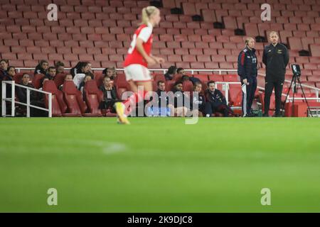 London, Großbritannien. 27. Oktober 2022. Arsenal Women's Manager Jonas Eideval beim Womens Champions League-Spiel zwischen Arsenal Women und FC Zurich Women am 27. Oktober 2022 im Emirates Stadium, London, England. Foto von Joshua Smith. Nur zur redaktionellen Verwendung, Lizenz für kommerzielle Nutzung erforderlich. Keine Verwendung bei Wetten, Spielen oder Veröffentlichungen einzelner Clubs/Vereine/Spieler. Kredit: UK Sports Pics Ltd/Alamy Live Nachrichten Stockfoto