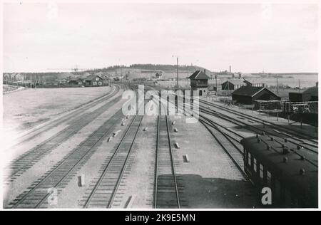 Bangård am Bahnhof Luleå. Bereits 1883 begannen die Bauarbeiten für die Luleå Gällivare-Eisenbahn - Luossavaara - Victoriahamn in Svartön bei Luleå. Es dauerte fast 6 Jahre, bis der erste Erzzug 1888 nach Luleå abfuhr. Die Strecke wurde von der Schweden & Norwegen Railway gebaut. Stockfoto