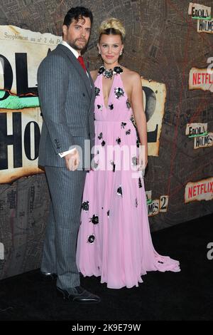 Henry Cavill und Millie Bobby Brown Stockfoto