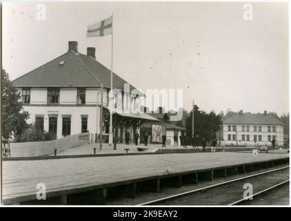 Der Bahnhof wurde 1874 gebaut. 1934 wurde das Bahnhofshaus wieder aufgebaut. Stockfoto