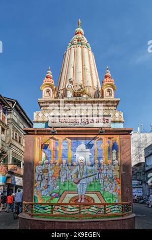 01 18 2007 Heiliger tukaram singt heilige Lied Hymne Farbe auf glasierten keramischen Fliesen in pasodya vitthal Tempel, Pune, Maharashtra, Indien Stockfoto