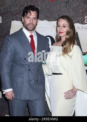 New York, NY, USA. 27. Oktober 2022. Henry Cavill bei der Weltpremiere von Netflix's Enola Holmes 2 am 27. Oktober 2022 im Pariser Theater in New York City. Quelle: Rw/Media Punch/Alamy Live News Stockfoto