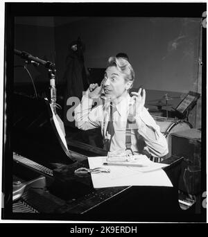 Harry the Hipster (Porträt von Harry Gibson, Diamond Studio, New York - 1947 Stockfoto