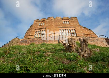 Blick auf eine Burgmauer in Tamworth, Staffordshire, Großbritannien Stockfoto