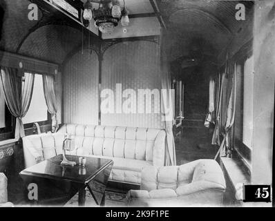 Salon im königlichen Wagen, die Staatsbahnen, SJ AO3 1864. Ursprünglich 1909 für Queen Victoria erbaut. 1932 gereudete er in den Wagen von Kronprinz Gustaf Adolf und wurde 1966 schließlich aufgegeben. Stockfoto