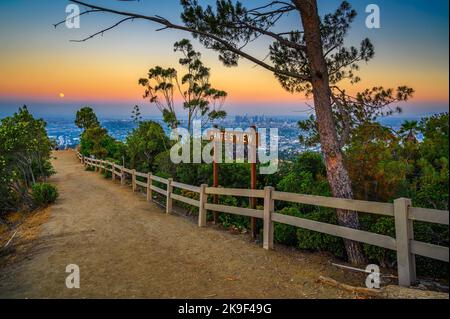 Los Angeles aus Dantes Sicht in Kalifornien fotografiert bei Sonnenuntergang Stockfoto