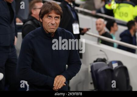 Cheftrainer von Tottenham Hotspur, Antonio Conte - Tottenham Hotspur gegen Sporting CP, UEFA Champions League, Tottenham Hotspur Stadium, London, Großbritannien - 26.. Oktober 2022 Stockfoto