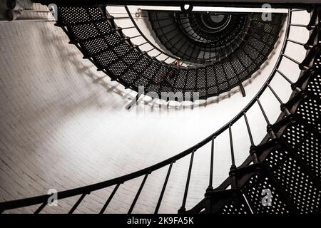 Sankt Augustine, USA - 24. Juli 2010: .Wunderschöne eiserne Treppe im Leuchtturm von Saint Augustine in Florida. Der Leuchtturm wurde 1871 errichtet Stockfoto