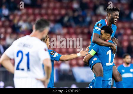 06-10-2022: Sport: FC Zürich / PSV ZÜRICH, SCHWEIZ - 6. OKTOBER: Cody Gakpo (PSV Eindhoven) und Ibrahim Sangare (PSV Eindhoven) während des Spiels E Stockfoto