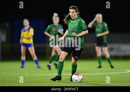 Barry, Wales. 27. Oktober 2022. Rebecca Mathias von Aberystwyth Town FC - Pflichtfeld: Ashley Crowden - 27/10/2022 - FUSSBALL - Jenner Park Stadium - Barry, Wales - Barry Town United Women vs Aberystwyth Town Women’s FC - Genero Adran Premier Phase 1 22/23 Credit: Ashley Crowden/Alamy Live News Stockfoto