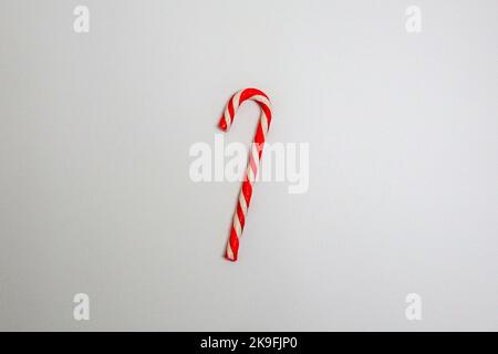 weihnachtslollipop auf weißem Hintergrund. Süßes neues Jahr Stockfoto