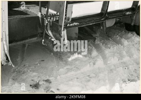 Die unteren Stufen des Busses sind weg. Stockfoto