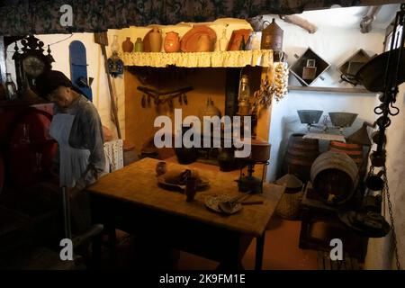 MAFRA, PORTUGAL - 29.. JUNI 2022: Teilansicht des berühmten Hausmuseums von Jose Franco, in der Gemeinde Mafra gelegen, mit mehreren städtischen Archi Stockfoto