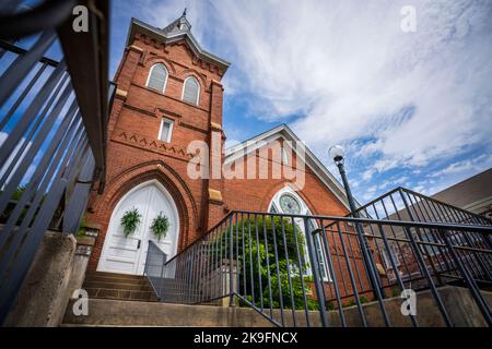 Clarksville Presbyterian Church mit grauen Zäunen Stockfoto