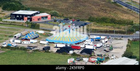 Eine Luftaufnahme eines Circus-Zeltes in Liverpool, Großbritannien Stockfoto