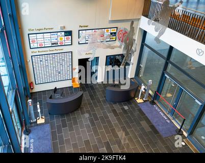 VIP-Bereich in der MEWA Arena - dem offiziellen Spielplatz des FC Maiz 05 Stockfoto