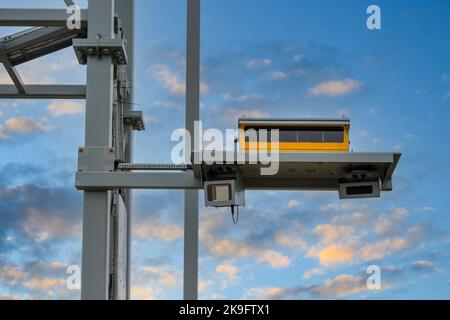 Intelligente Schnellfahrkamera auf der Autobahn M1, England Stockfoto