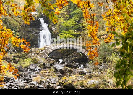 Glen Lyon Packhorse Bridge (lokal als römische Brücke bekannt), Glen Lyon, Nr Aberfeldy, Breadalbane, Perth und Kinross, Schottland, Vereinigtes Königreich Stockfoto