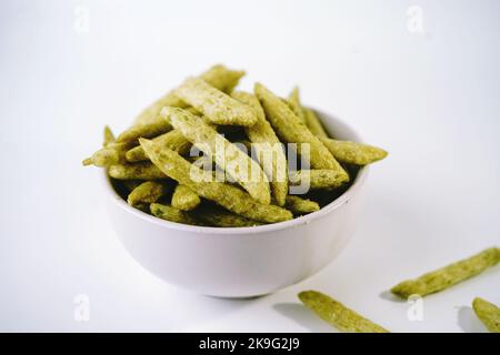 Green Snap Erbsenchips - gesunde Snacks, selektiver Fokus Stockfoto