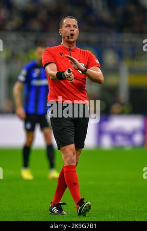 Mailand, Italien. 26., Oktober 2022. Schiedsrichter Andreas Ekberg beim UEFA Champions League-Spiel zwischen Inter und Viktoria Pilsen bei Giuseppe Meazza in Mailand. (Bildnachweis: Gonzales Photo - Tommaso Fimiano). Stockfoto