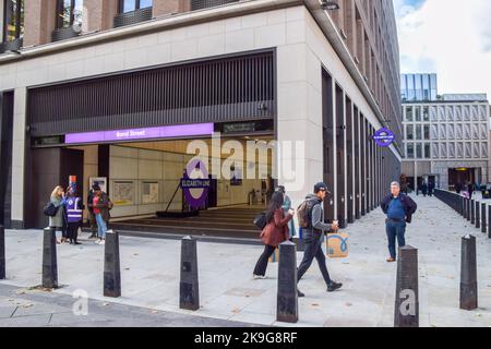 London, Großbritannien. 24.. Oktober 2022. Bond Street Elizabeth Line U-Bahn-Station am Eröffnungstag. Stockfoto