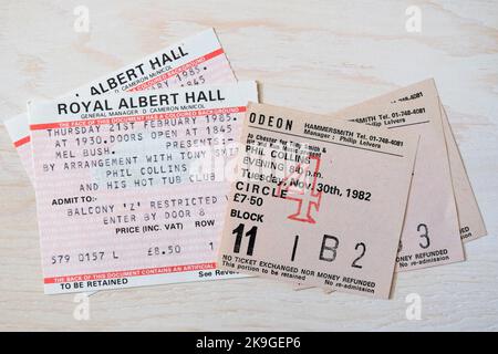 Tickets für Phil Collins Konzerte im Hammersmith Odeon im Jahr 1982 und in der Royal Albert Hall in 1985 London, Großbritannien Stockfoto