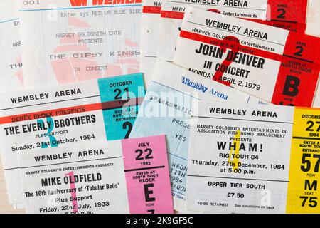 Tickets für John Denver, die Everly Brothers, Wham, Mike Oldfield, die Gipsy Kings & Yes Konzerte in den 70s, 80s & 90s in der Wembley Arena, London Stockfoto