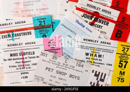 Tickets für John Denver, die Everly Brothers, Wham, Mike Oldfield, die Gipsy Kings & Yes Konzerte in den 70s, 80s & 90s in der Wembley Arena, London Stockfoto