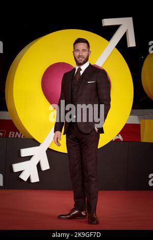 Roma, RM, Italien. 22. Oktober 2022. Luke Macfarlane nimmt am roten Teppich des Films ''Bros'' beim Filmfestival von Rom 17. im Auditorium Parco della Musica Teil. (Bild: © Gennaro Leonardi/Pacific Press via ZUMA Press Wire) Stockfoto