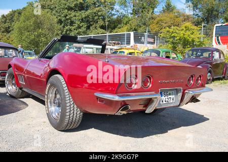 Chevrolet Corvette C3, Stingray 427 Cabriolet, produziert von 1967 - 1982, abgewinkelte Rückansicht Stockfoto